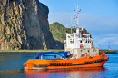 Rebocador no Porto de Vestmannaeyjar, Islândia