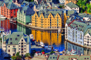 Pitoresca cidade portuária de Ålesund, Noruega