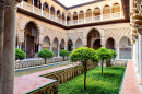 Pátio no Real Alcázar de Sevilha, Espanha
