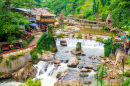 Cachoeira na Vila Gato e Gato, Sapa, Vietnã