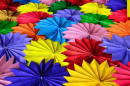 Leques de Papel Multicoloridos