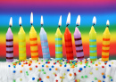 Velas de Aniversário sobre Fundo Colorido