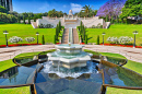 Fonte no nível inferior dos Jardins Bahá'ís