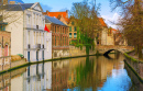 Pitoresco Canal Verde em Bruges, Bélgica