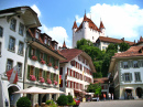 Castelo Thun sobre a Praça da Prefeitura, Suíça