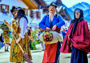 Participantes em um desfile em Mittenwald, Alemanha