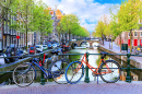 Bicicletas em uma Ponte em Amsterdã, Holanda