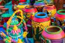 Vasos de Terracota em uma feira de artesanato em Kolkata, Índia