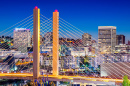 Cidade noturna de Tacoma, Washington, EUA