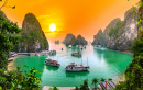 Pôr do Sol Hipnotizante na Baía de Halong, Vietnã