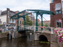 Ponte levadiça histórica em Leiden, Holanda