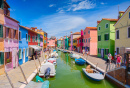 Casas e Canais Coloridos de Burano