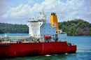 Petroleiro de Gás Passando pelo Canal do Panamá