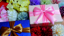 Caixas de Presente e Flores Artificiais