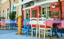 Street Cafe na Cidade Velha de Rovinj, Croácia